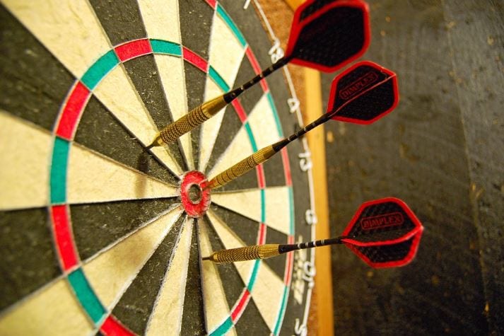 Facebook Retargeting: imagem de dardos no alvo